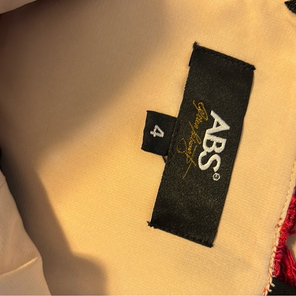 New dress size 4 - Picture 5 of 5